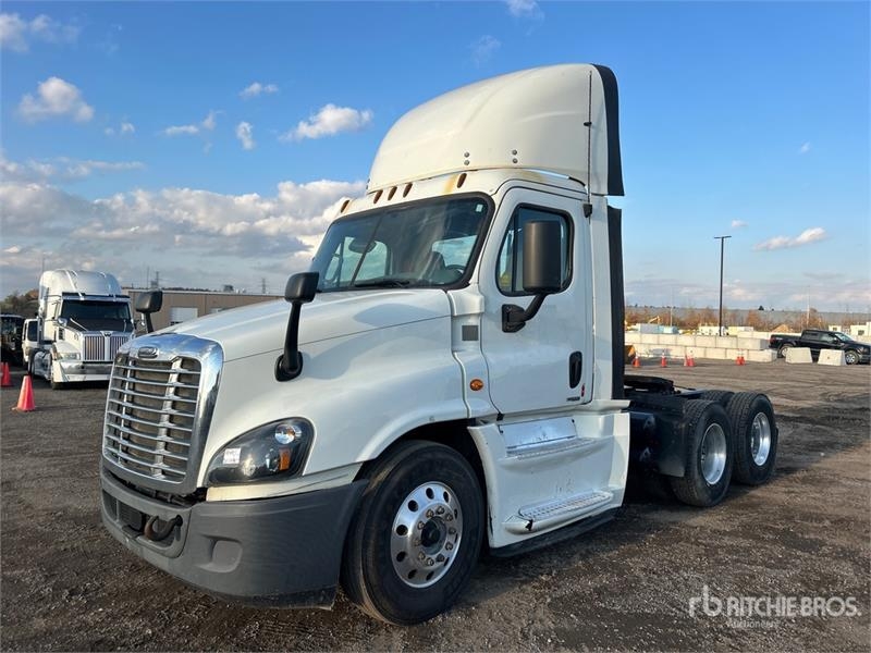 Tracteur routier Freightliner Cascadia 125 — occasion 2016