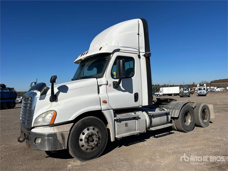 Tracteur routier Freightliner Cascadia 125 — occasion 2016