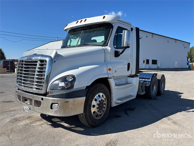 Tracteur routier Freightliner Cascadia 125 — occasion 2015