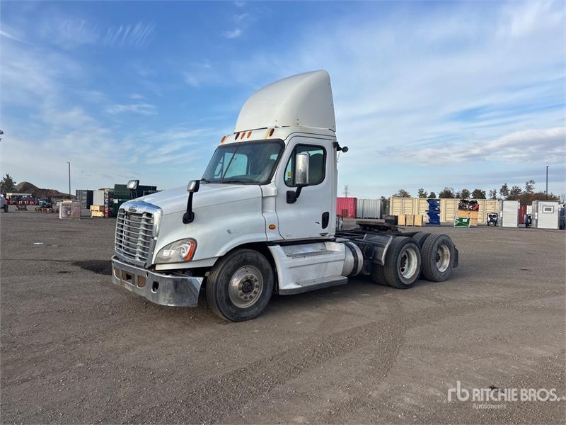 Tracteur routier Freightliner Cascadia 125 — occasion 2012
