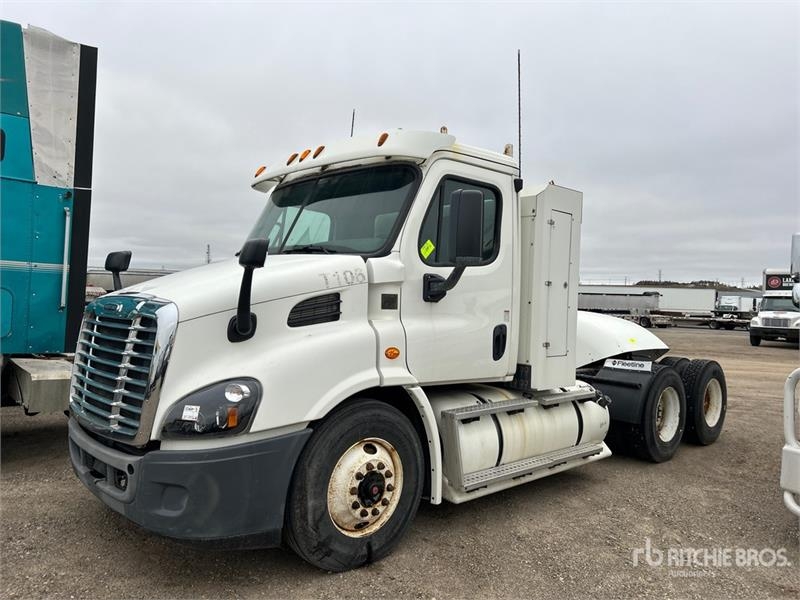 Tracteur routier Freightliner Cascadia 113 — occasion 2015