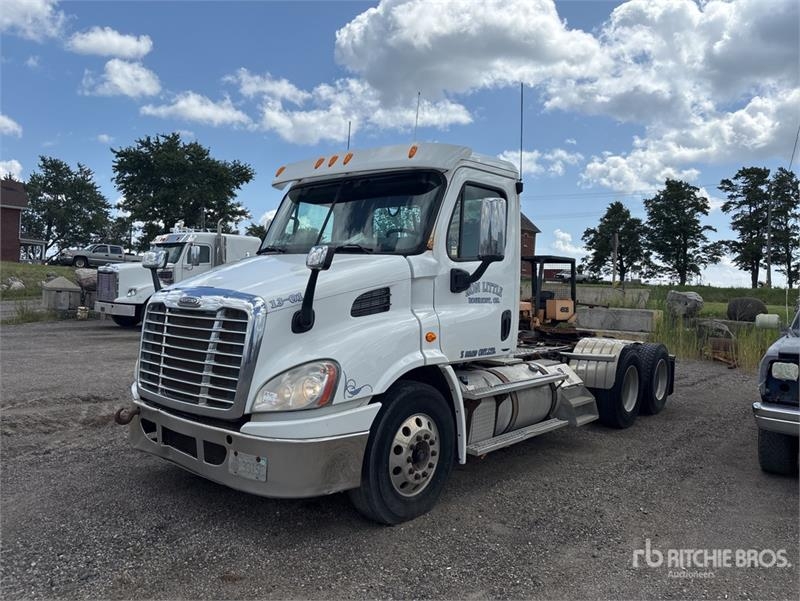 Freightliner Cascadia 113