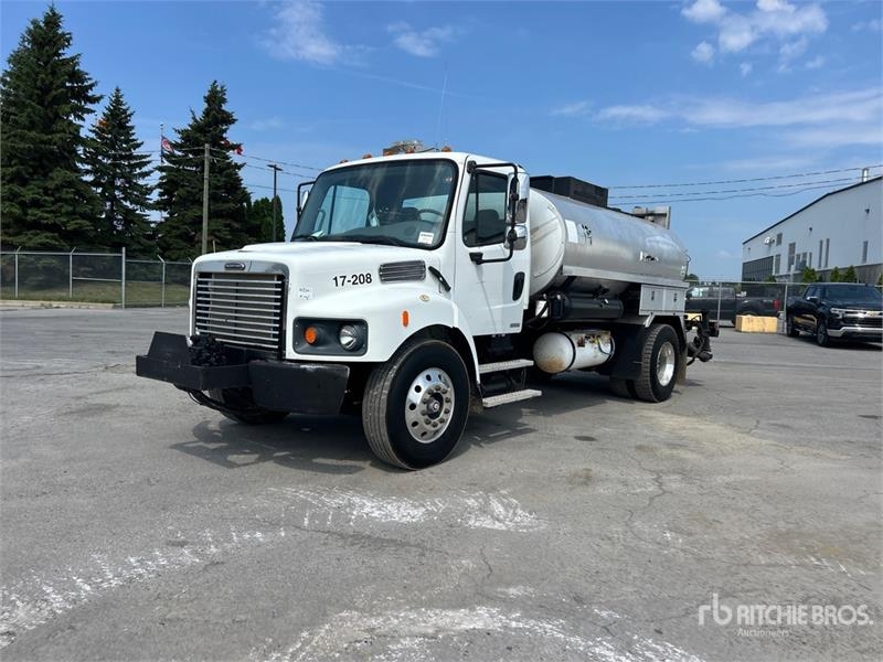 Freightliner M2 106