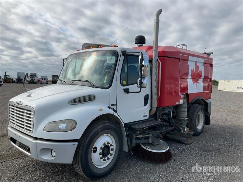 Freightliner M2 106