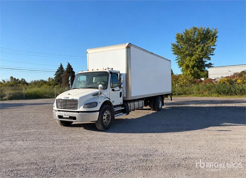 Camion fourgon Freightliner M2 106 4x2 Van — occasion 2017