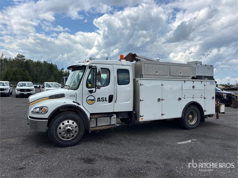 Camion municipal Freightliner M2 106 4x2 Extended Cab Service — occasion 2022