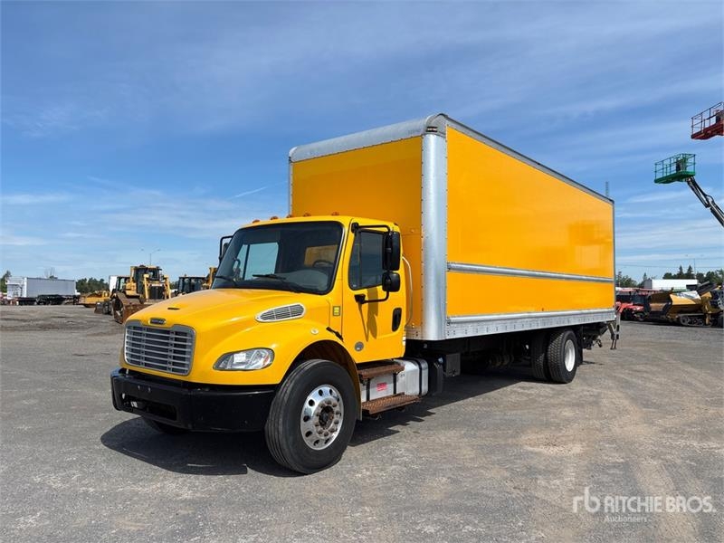 Freightliner M2106
