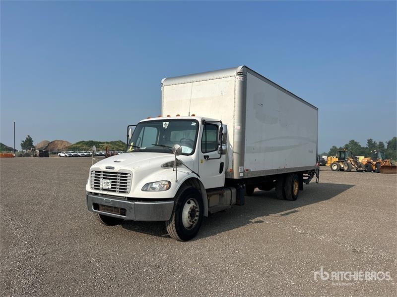 Freightliner M2106