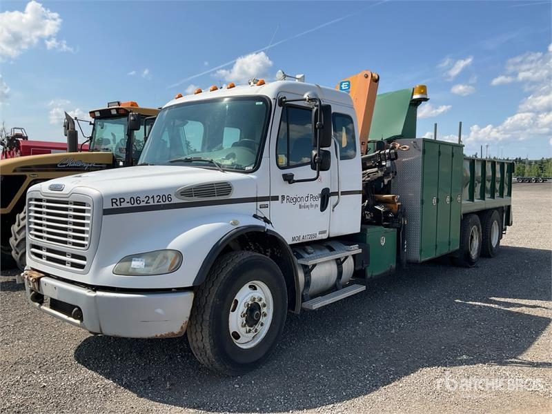 Freightliner M2112