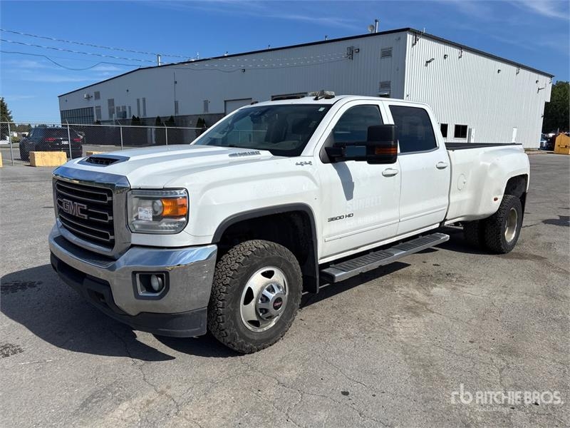 Fourgon utilitaire GMC Sierra 3500 — occasion 2017