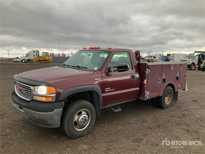 Utilitaire benne GMC Sierra 3500 SLE 4x2 Utility — occasion 2002