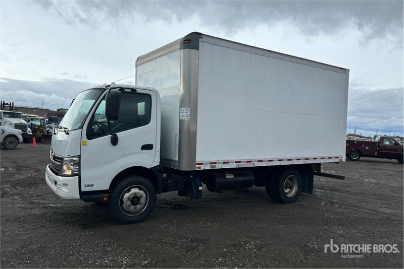 Camion fourgon Hino 195 — occasion 2020