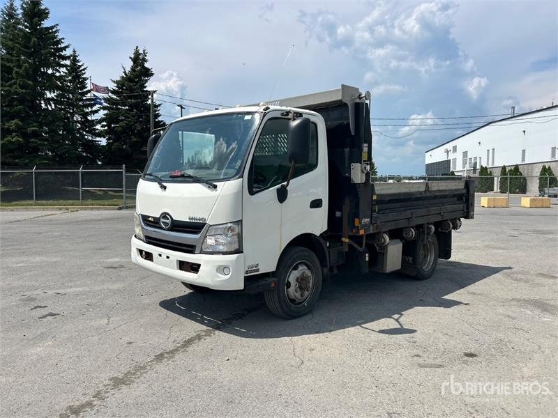 Hino 195