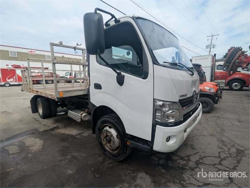 Hino 195