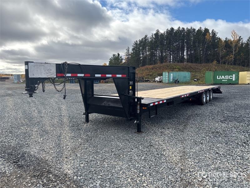 Remorque porte-engins Homemade 38 ft Tri/A Gooseneck Equipment — occasion