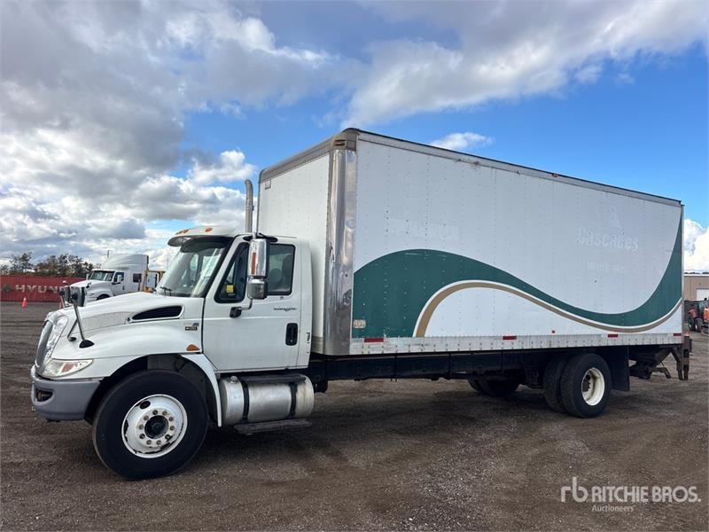 Camion fourgon International 4300 — occasion 2011