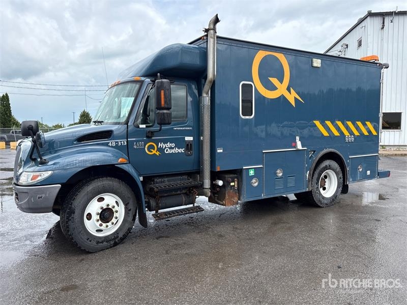International 4400 SBA