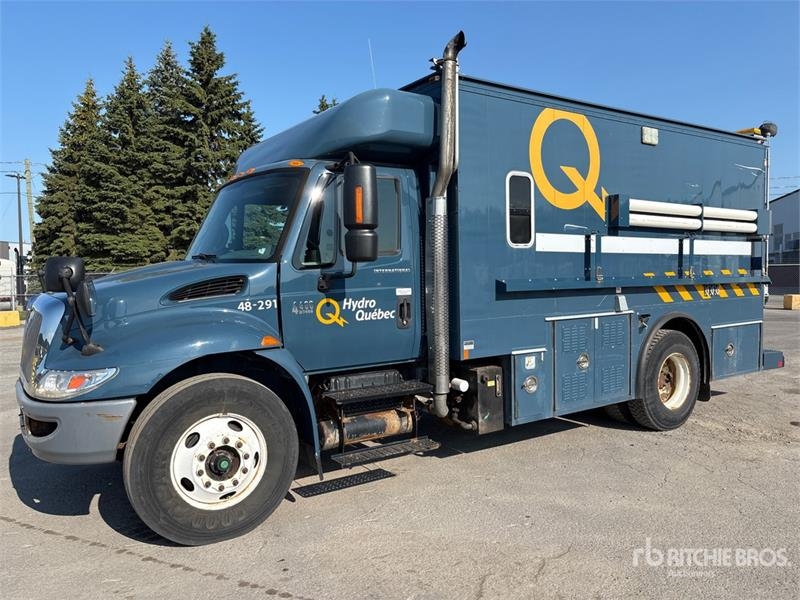International 4400SBA