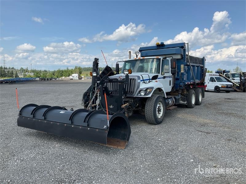 International 7400 SFA