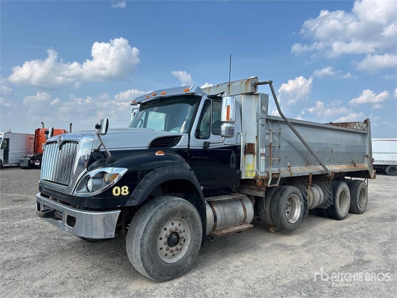 International 7600