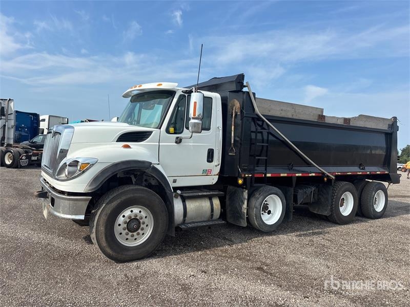International 7600