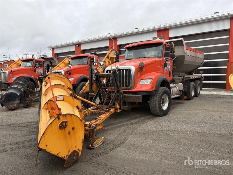 Camion municipal International HX620 6x4 Snow Plow — occasion 2019