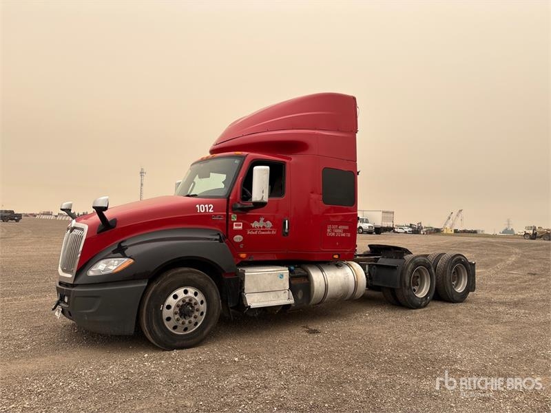 International LT625