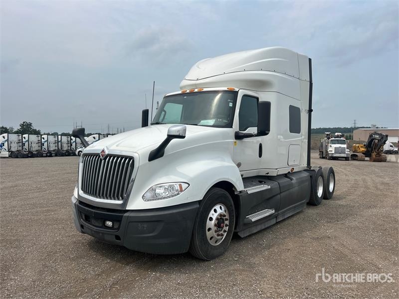 International LT625