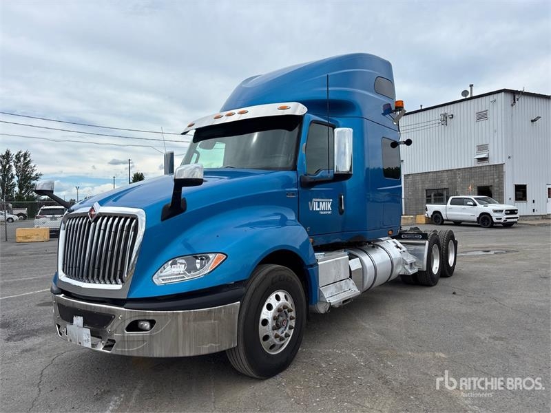 International LT625