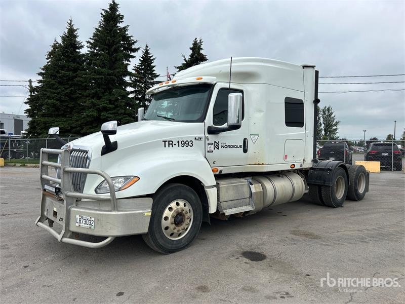 International LT625