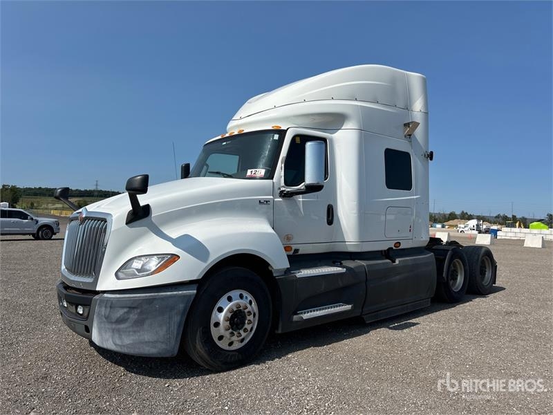 International LT625