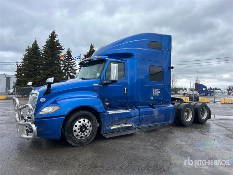 International LT625