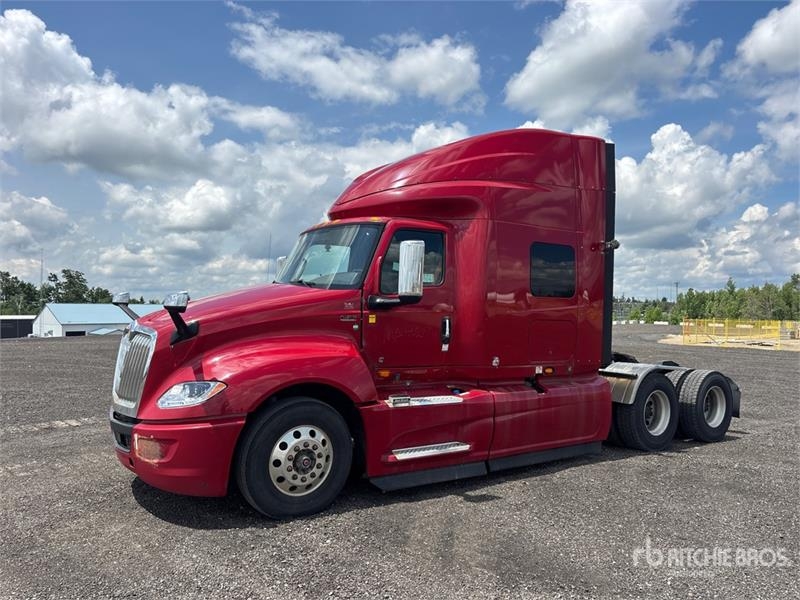 International LT625