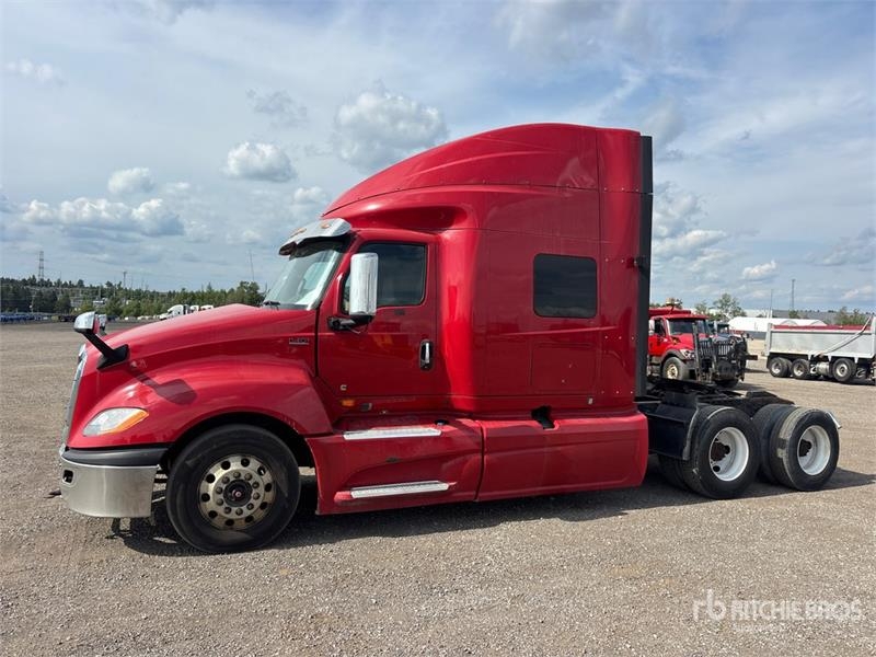 International LT625