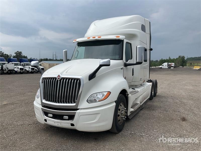 International LT625