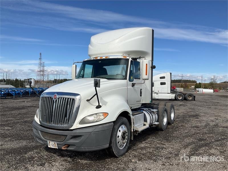Tracteur routier International Prostar+ 122 6x4 T/A Day Cab — occasion 2016