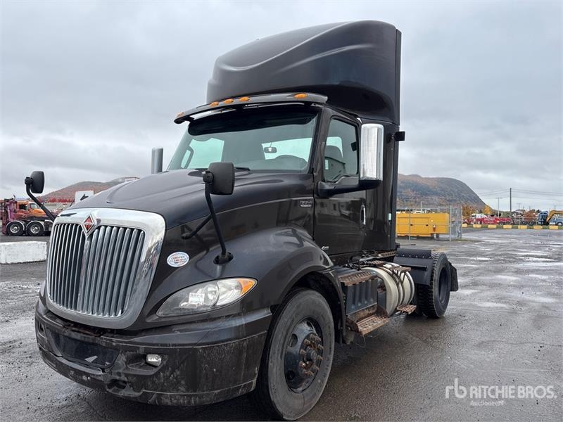 Tracteur routier International RH613 4x2 S/A Day Cab — occasion 2020