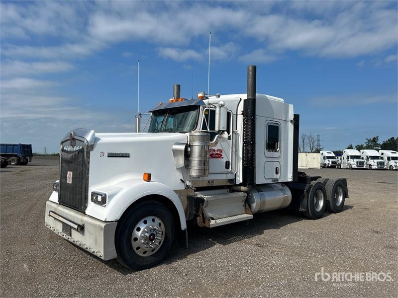 Kenworth W900
