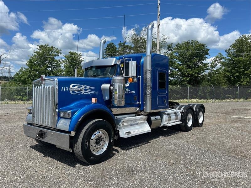 Kenworth W900