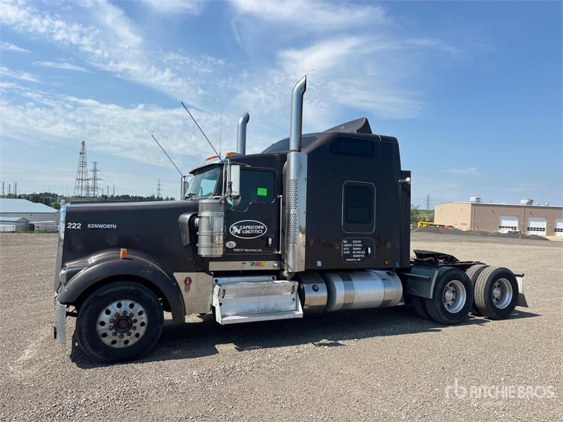 Kenworth W900L