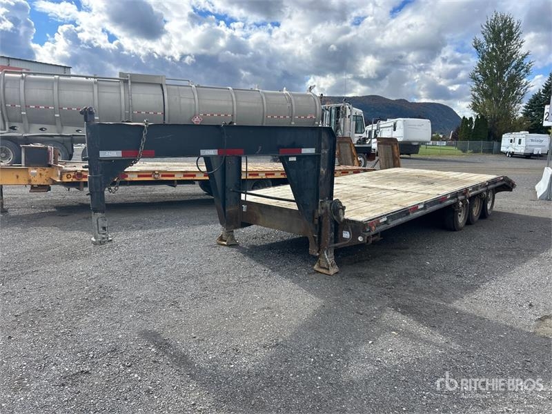 Remorque porte-engins Kerr B24F 24 ft Tri/A Gooseneck Equipment — occasion 2003