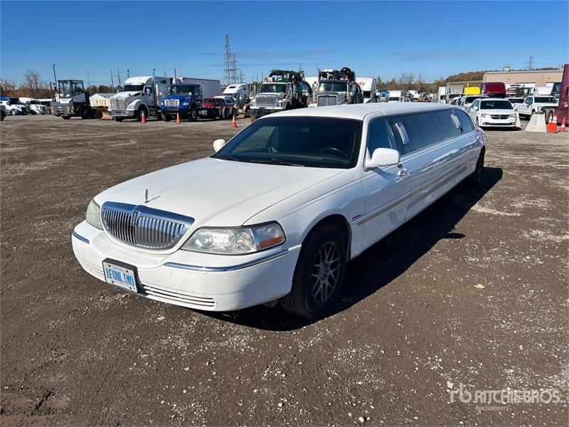 Voiture Lincoln Town Car Limousine — occasion 2007