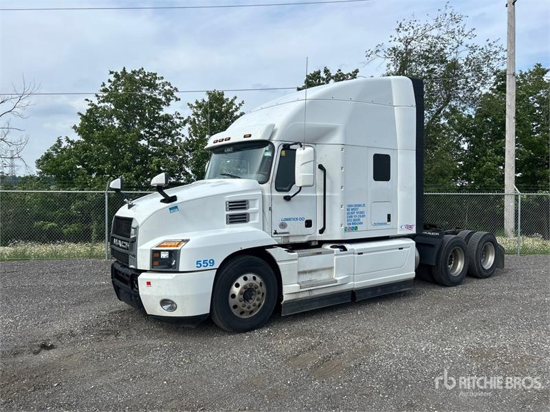 Mack AN64T