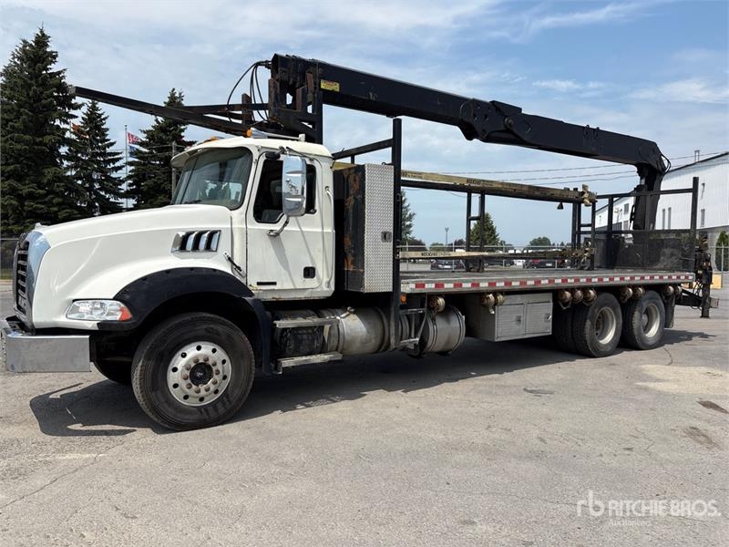 Mack CT713