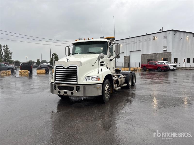 Mack CXU613