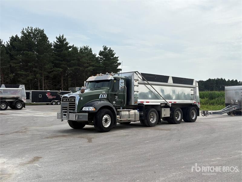 Mack GR64B Granite