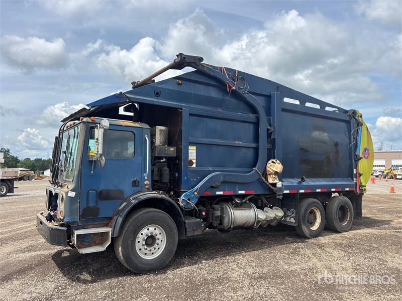 Mack MRU613