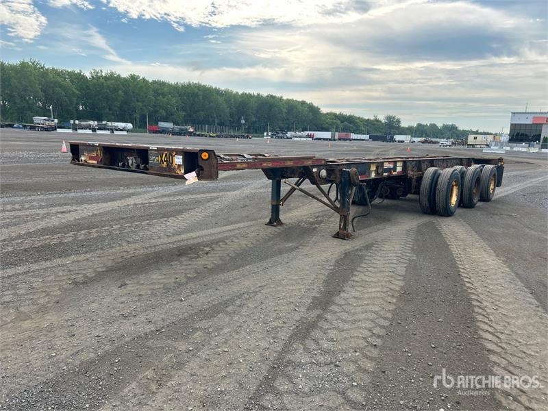 Max Atlas 40 ft Tri/A Extendable Container Trailer