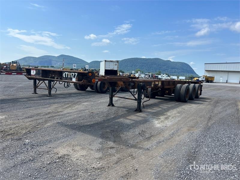 Max Atlas 40 ft Tri/A Extendable Container Trailer