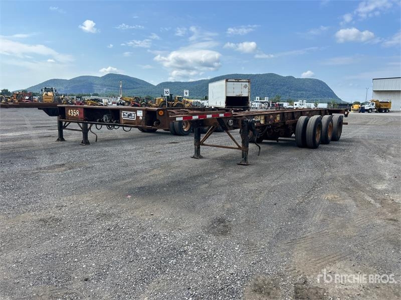 Max Atlas 40 ft Tri/A Extendable Container Trailer